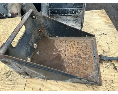 Mack RD690S Battery Box