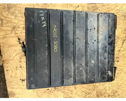 Mack RD690S Battery Box