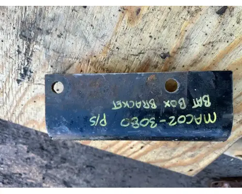Mack RD690S Brackets, Misc.