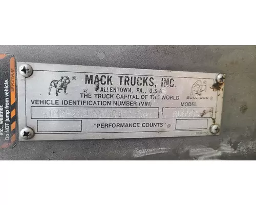 Mack RD690S Complete Vehicle