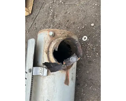 Mack RD690S Exhaust Pipe