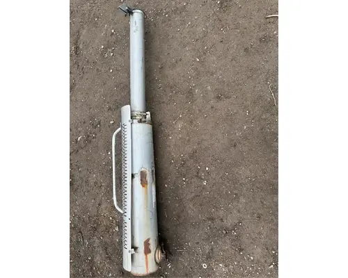 Mack RD690S Exhaust Pipe