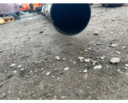 Mack RD690S Exhaust Pipe