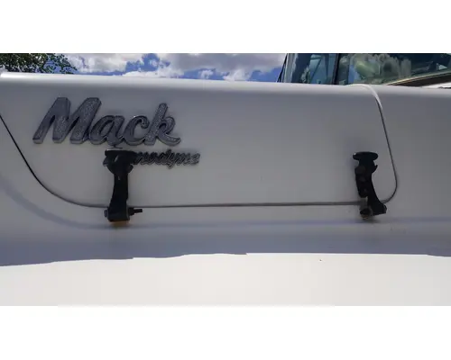Mack RD690S Hood