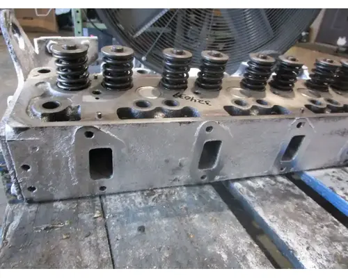 Mack RENAULT MIDR Cylinder Head
