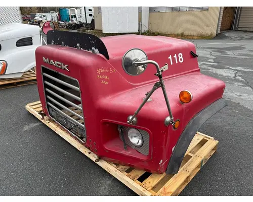 Hood MACK RB688S Les Camions Gilbert