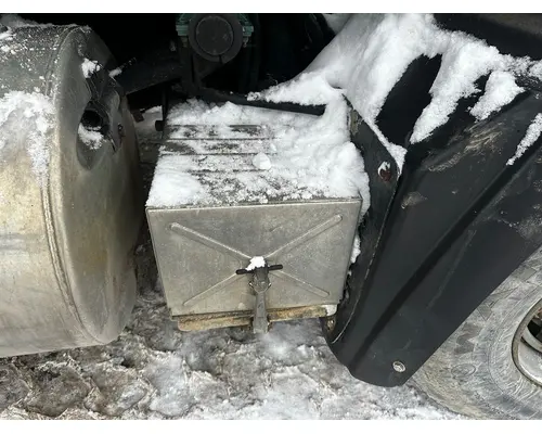 Battery Box MACK RD688S Dutchers Inc   Heavy Truck Div  Ny