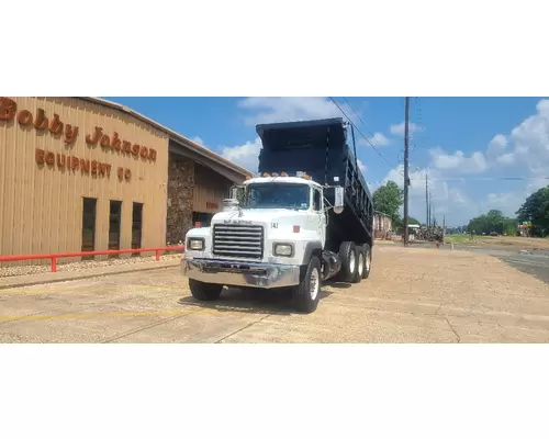 Complete Vehicle Mack RD688S Bobby Johnson Equipment Co., Inc.