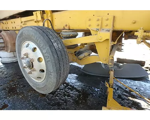Tag Axle MACK RD688S Sam's Riverside Truck Parts Inc