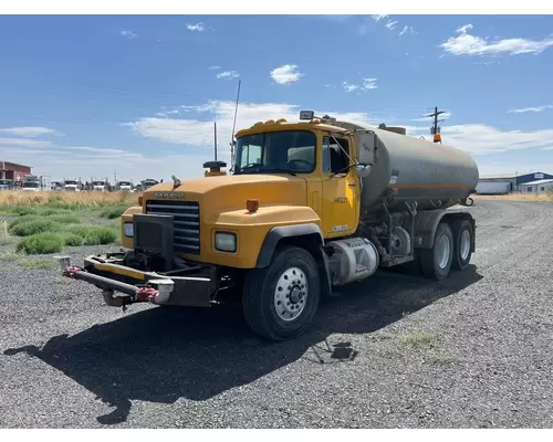 Complete Vehicle MACK RD688S Hagerman Inc.