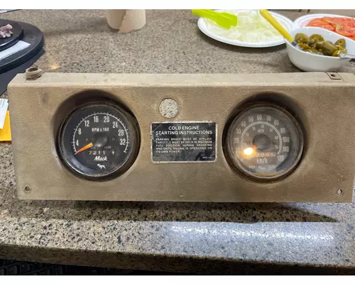 Instrument Cluster MACK RS686L WG Truck Centre