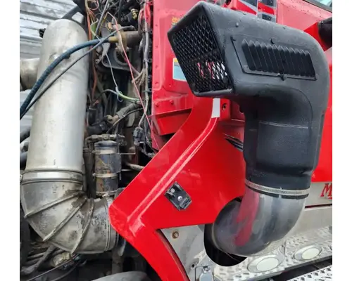 Mack TD713 Air Cleaner
