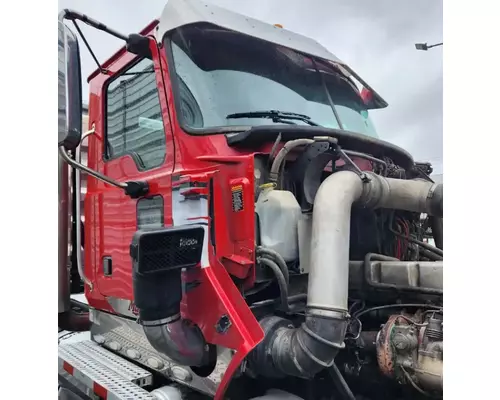 Mack TD713 Cab