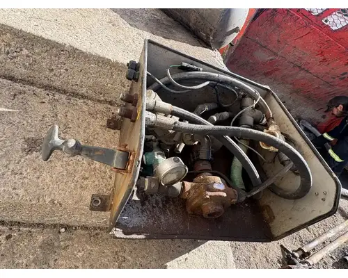 Mack  Equipment (Mounted)