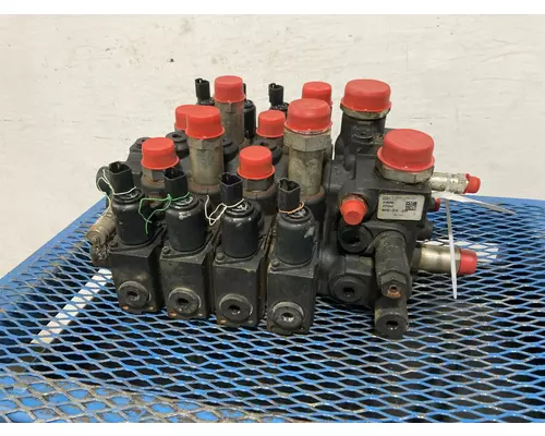 Manitou MLT840-115 Equip Hydraulic Valve