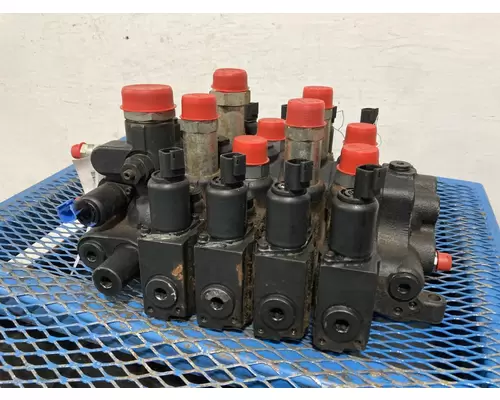 Manitou MLT840-115 Equip Hydraulic Valve