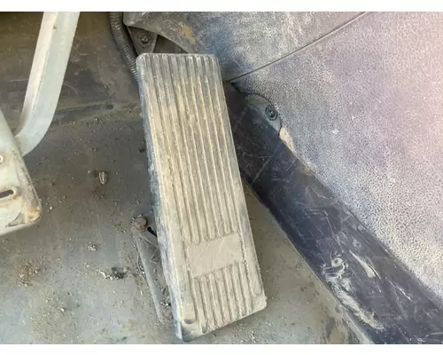 Manitou MLT840-115 Equip Pedal