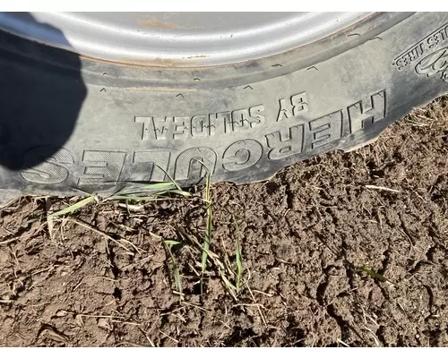 Manitou MLT840-115 Equip Tire and Rim