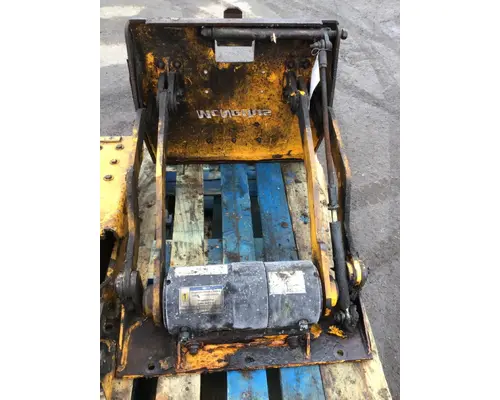 McNeilus LEU613 Refuse body