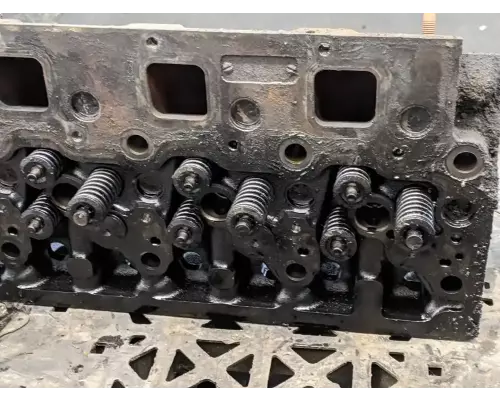 Mercedes MBE 900 Cylinder Head