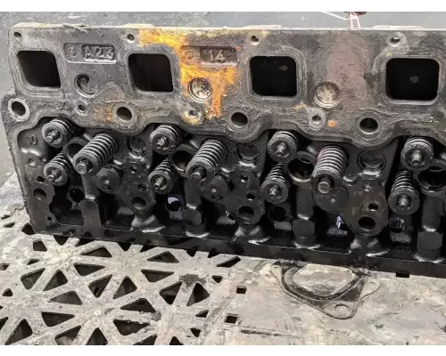 Mercedes MBE 900 Cylinder Head