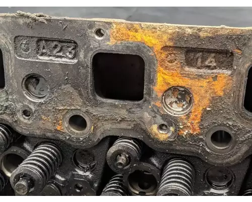 Mercedes MBE 900 Cylinder Head