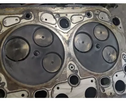 Mercedes MBE 900 Cylinder Head