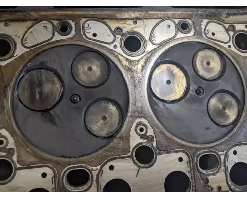 Mercedes MBE 900 Cylinder Head