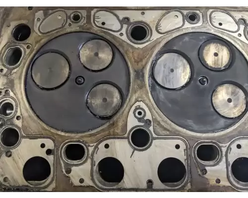 Mercedes MBE 900 Cylinder Head