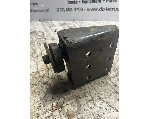 Mercedes MBE 900 Engine Mounts