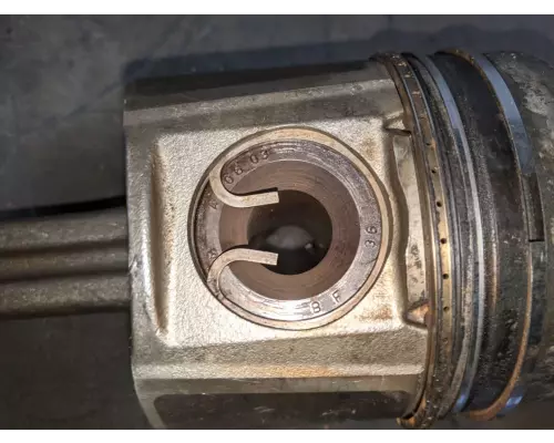 Mercedes MBE 900 Piston