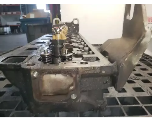 Mercedes MBE 926 Cylinder Head