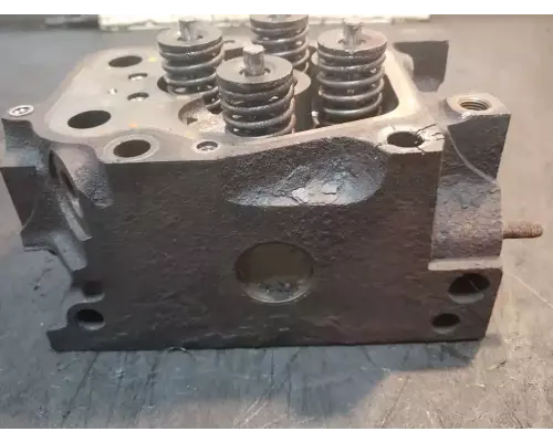 Mercedes MBE4000 Cylinder Head