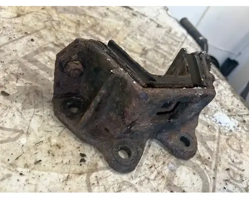 Mercedes MBE4000 Engine Mounts