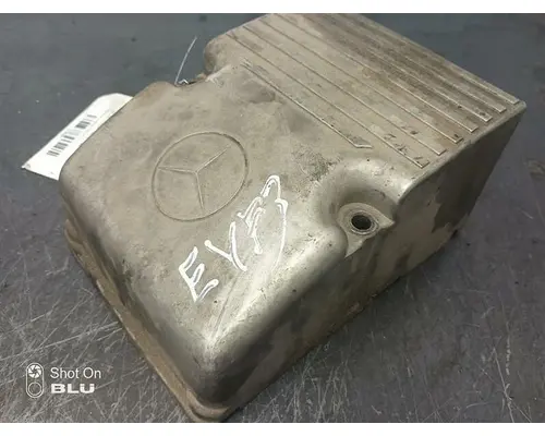 Mercedes MBE4000 Valve Cover