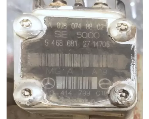 Mercedes OM460LA Fuel Injector