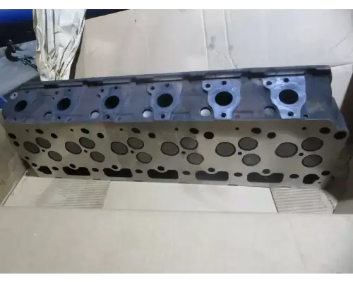 Mercedes OM906LA Cylinder Head