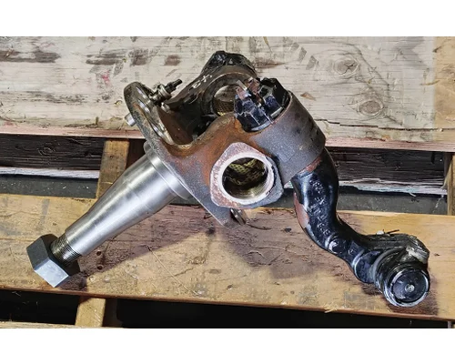 Meritor/Rockwell FF967 SpindleKnuckle, Front