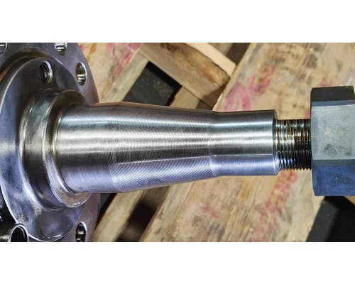 Meritor/Rockwell FF967 SpindleKnuckle, Front