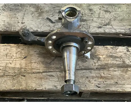 Meritor/Rockwell FF967 SpindleKnuckle, Front