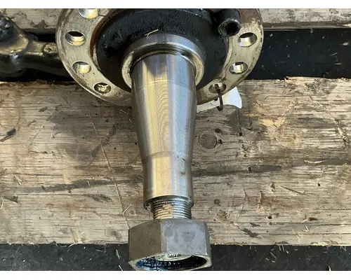 Meritor/Rockwell FF967 SpindleKnuckle, Front