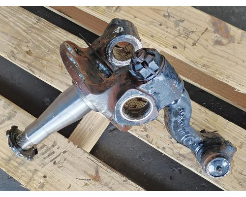 Meritor/Rockwell FF967 SpindleKnuckle, Front