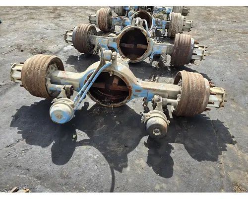 Meritor/Rockwell RD23160 Axle Housings (Front)