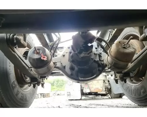 Meritor/Rockwell RT46160 P Axle Assembly, Rear