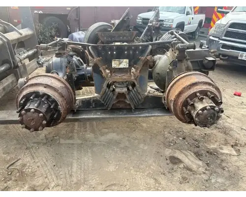 Meritor/Rockwell RT46164 Axle Assembly, Rear