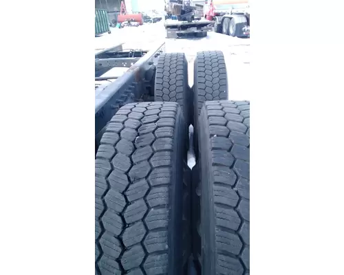 Michelin 11R22.5 Drive recap Tires