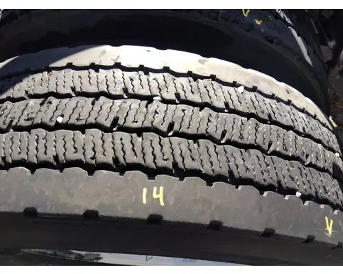 Tires MICHELIN 275/80R22.5 LKQ Thompson Motors - Wykoff