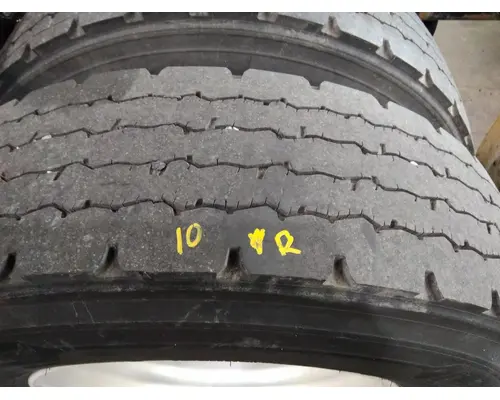 Tires MICHELIN 275/80R22.5 LKQ Thompson Motors - Wykoff