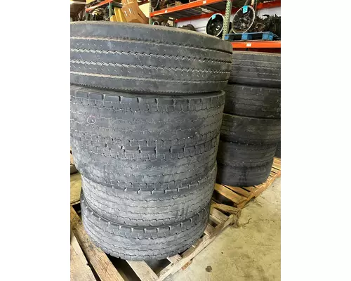 Michelin XDN2 - 11R22.5 Tires
