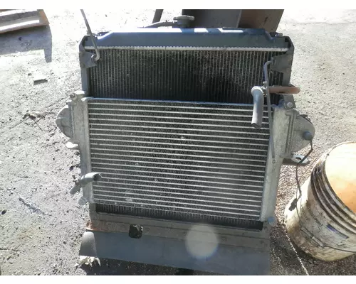 Radiator MITSUBISHI FUSO FH New York Truck Parts, Inc.